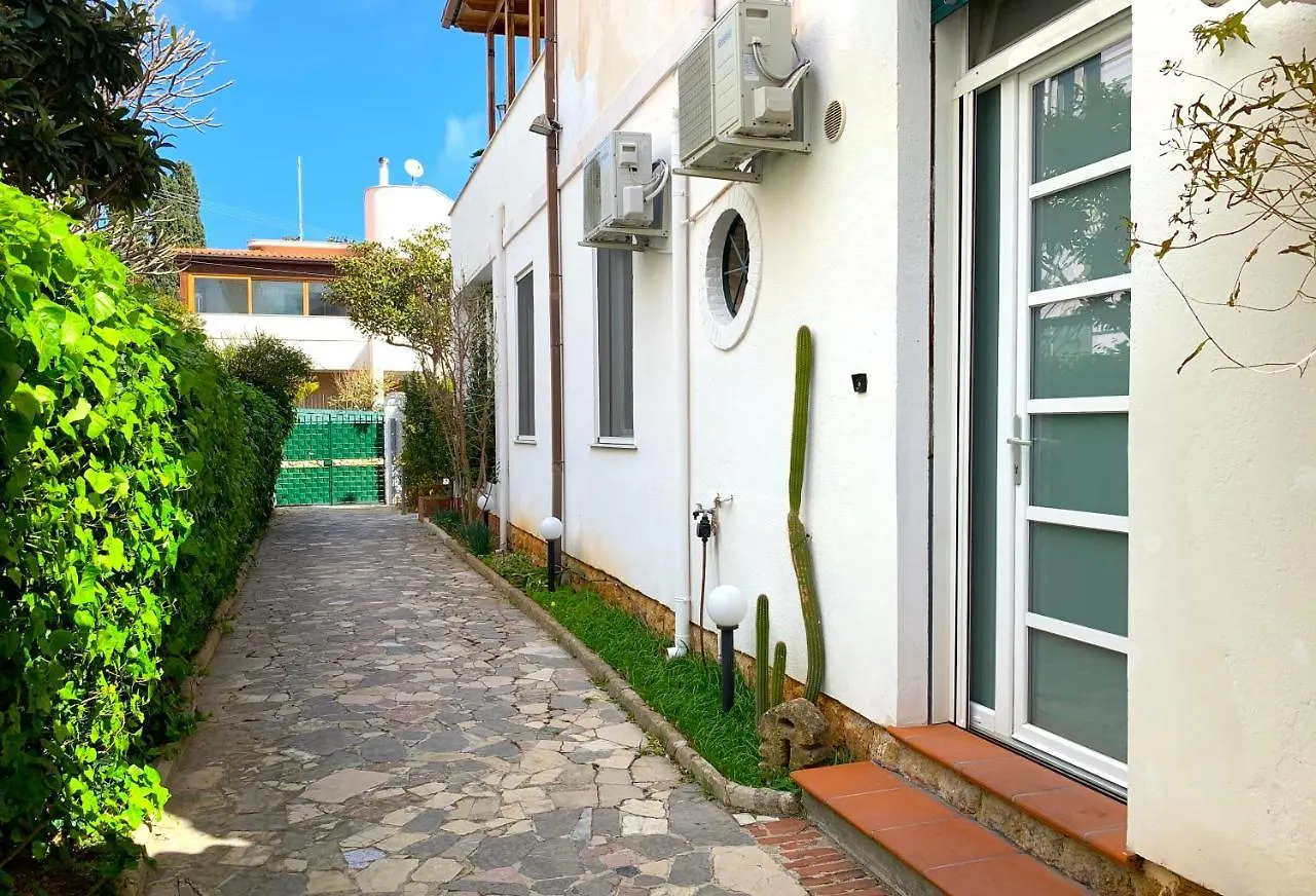 Villa Amalia Mondello 0*,  Italia